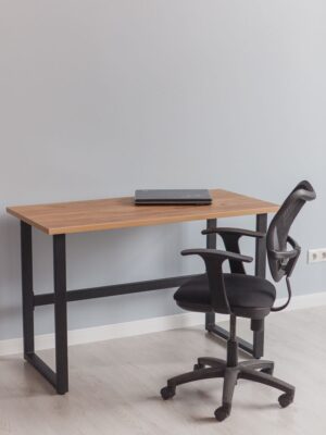 Стол компьютерный Good Desk LIGHT,размер 90х60х75 см, цвет дуб золотой, цвет ножек черный