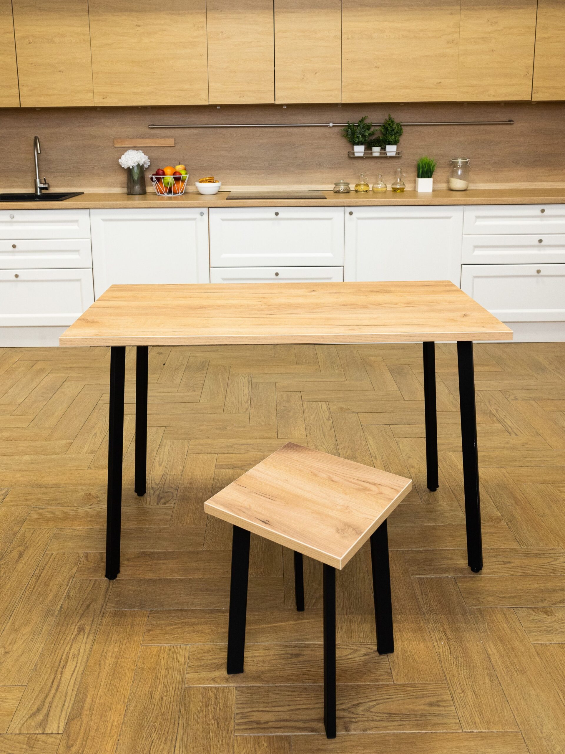 Стол обеденный Delight Dining, размер 90х60х75 см, цвет дуб золотой, цвет ножек черный