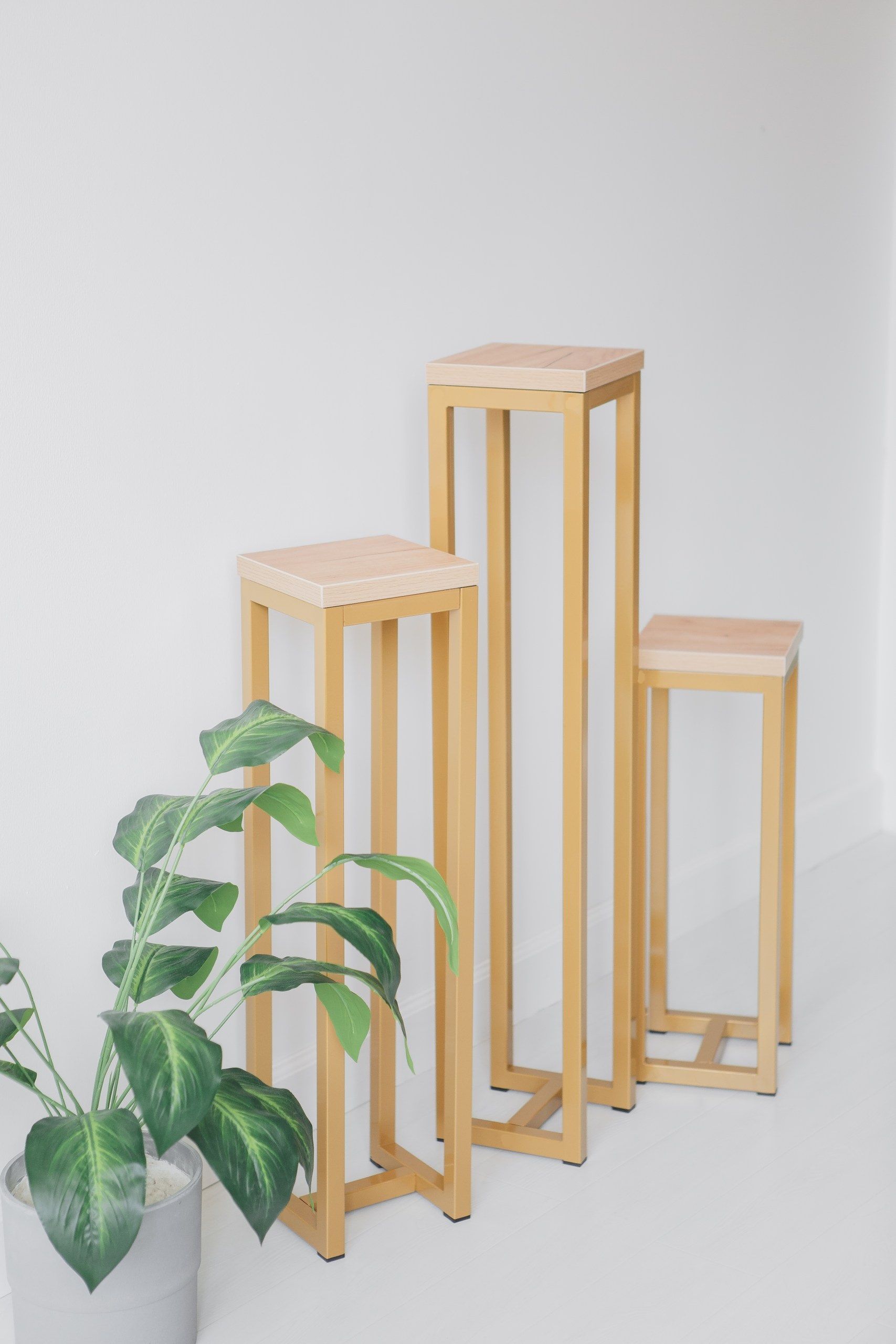 Цветочница-подставка Flowers Tower 100х20х20см дуб золотой, корпус золотой