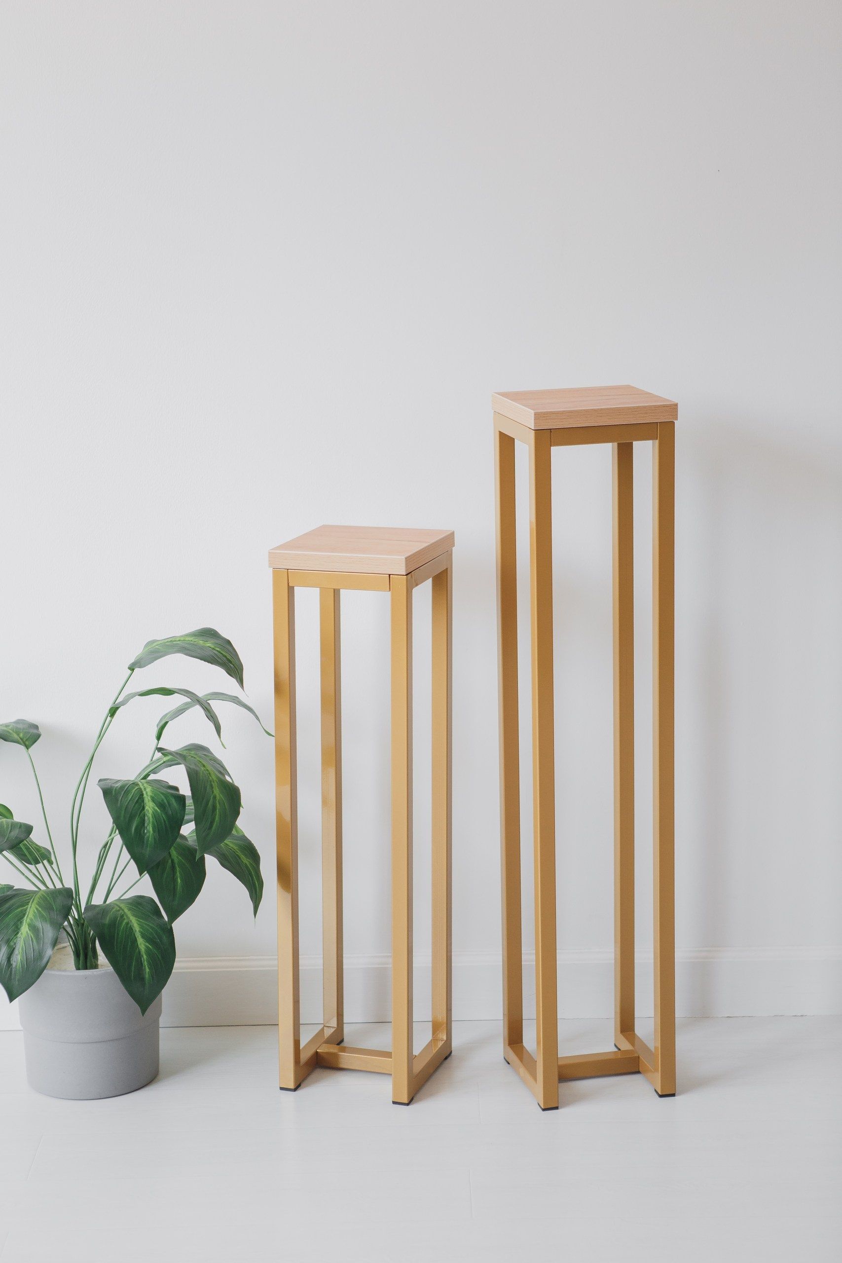 Цветочница-подставка Flowers Tower 100х20х20см дуб золотой, корпус золотой