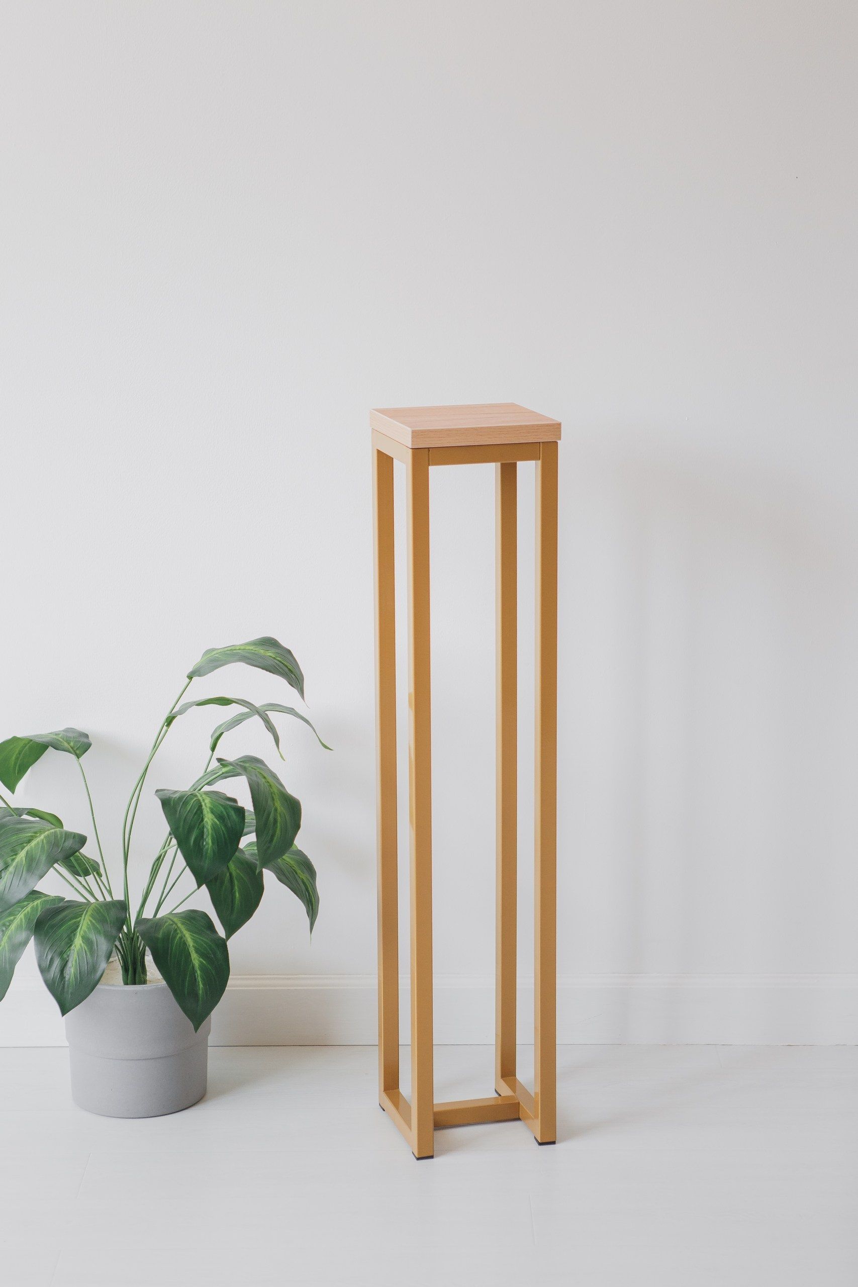 Цветочница-подставка Flowers Tower 100х20х20см дуб золотой, корпус золотой