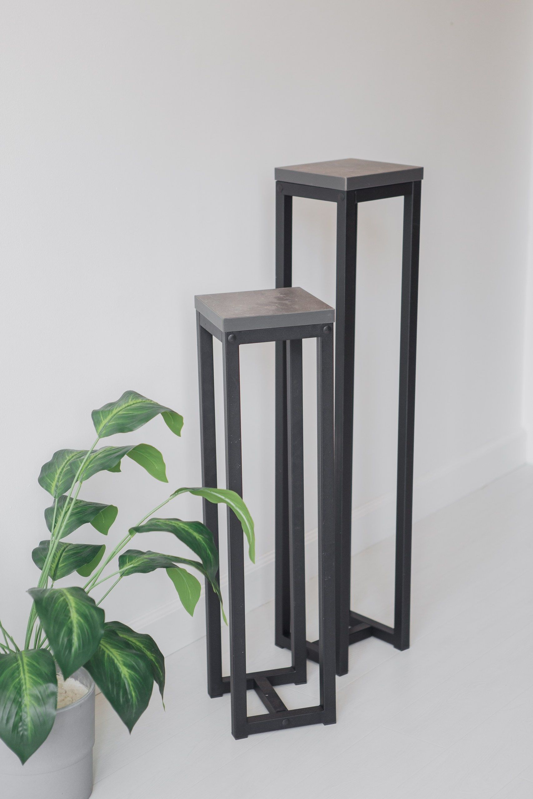 Цветочница-подставка Flowers Tower 100х20х20см ателье темный, корпус черный