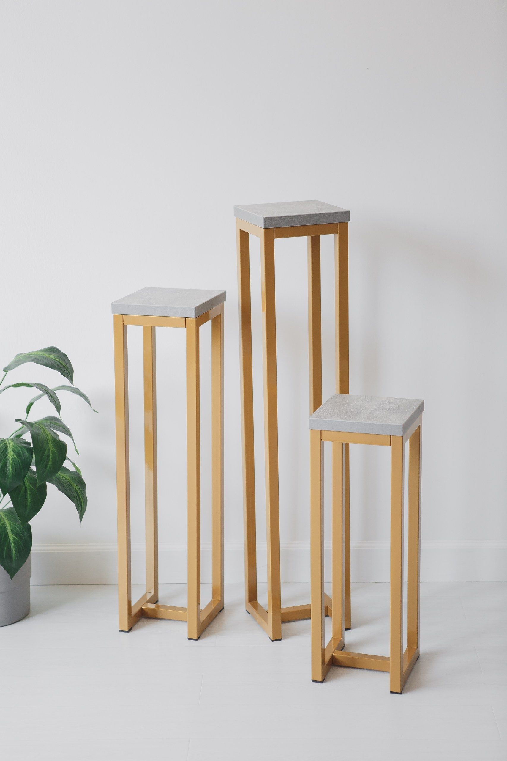 Цветочница-подставка Flowers Tower 100х20х20см ателье светлый, корпус золотой