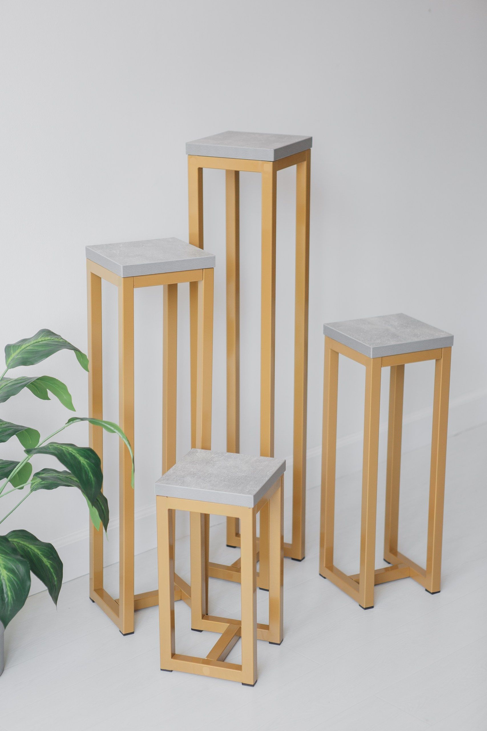 Цветочница-подставка Flowers Tower 100х20х20см ателье светлый, корпус золотой