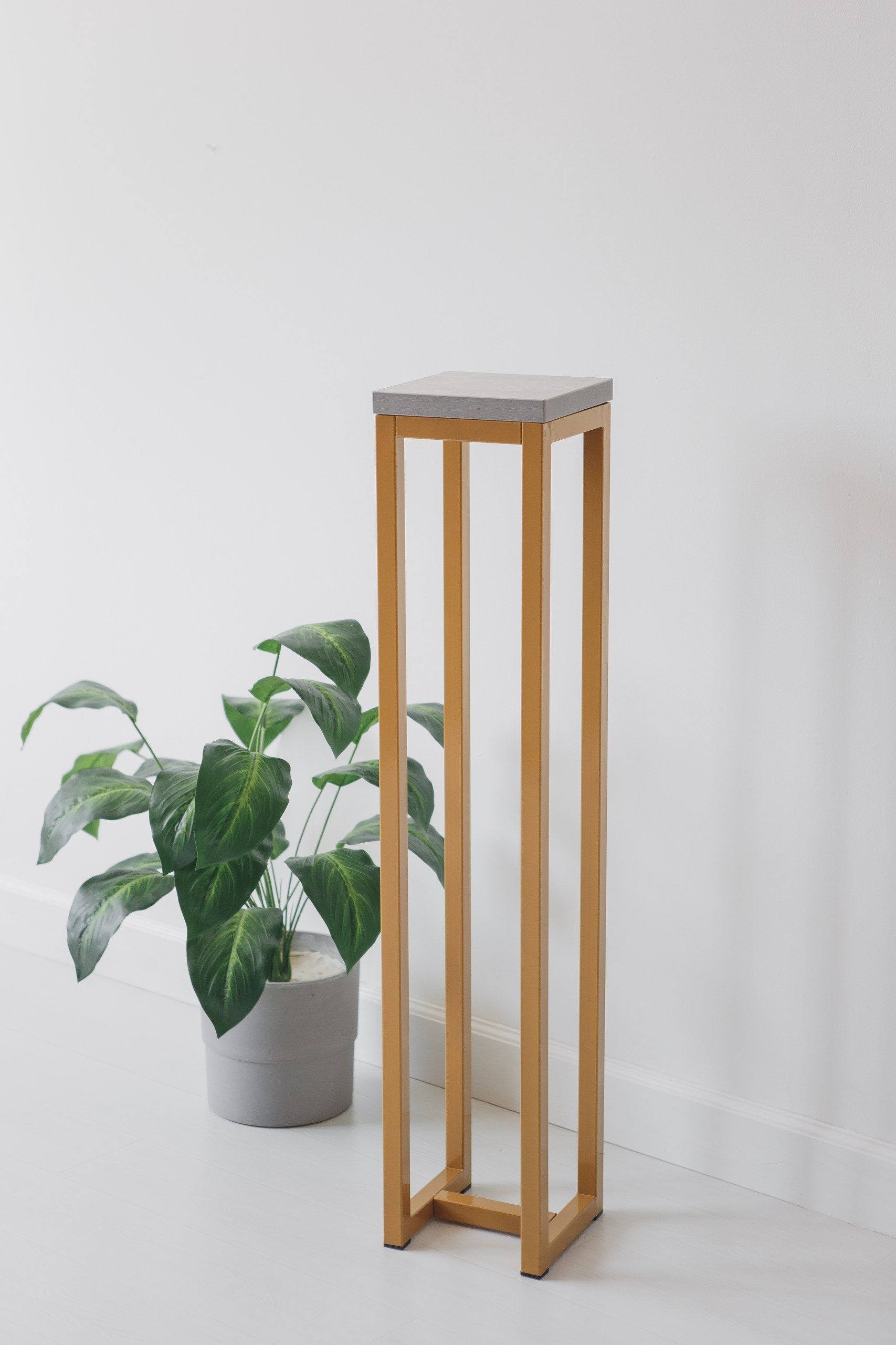 Цветочница-подставка Flowers Tower 100х20х20см ателье светлый, корпус золотой