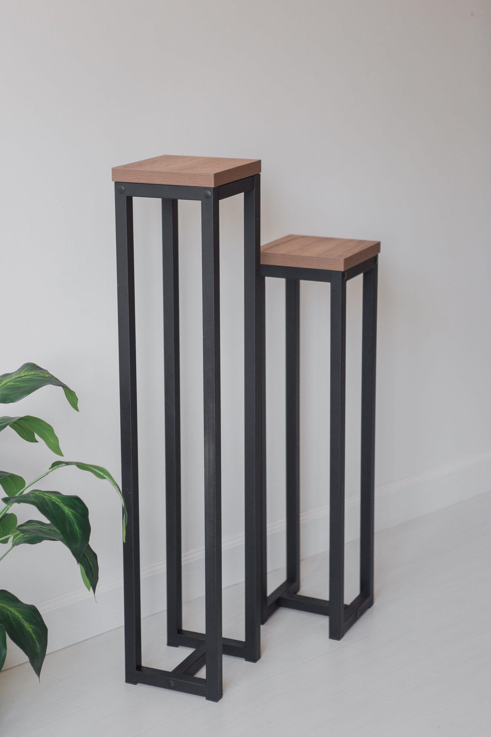 Цветочница-подставка Flowers Tower 100х20х20см дуб табачный, корпус черный