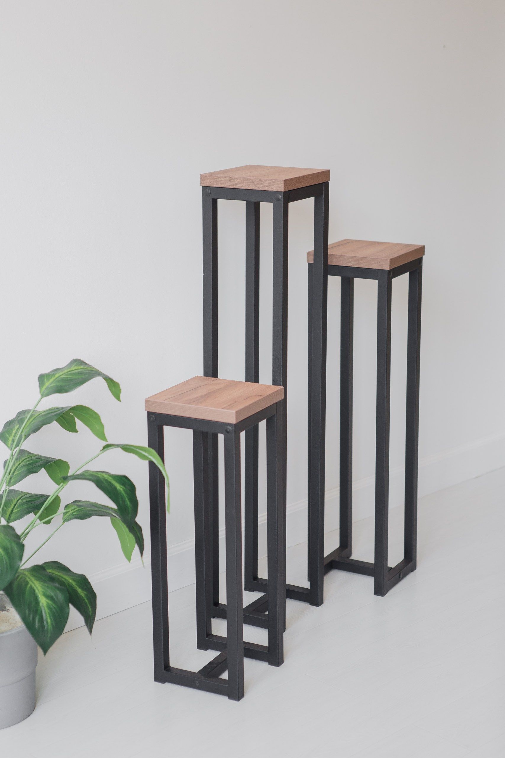 Цветочница-подставка Flowers Tower 100х20х20см дуб табачный, корпус черный