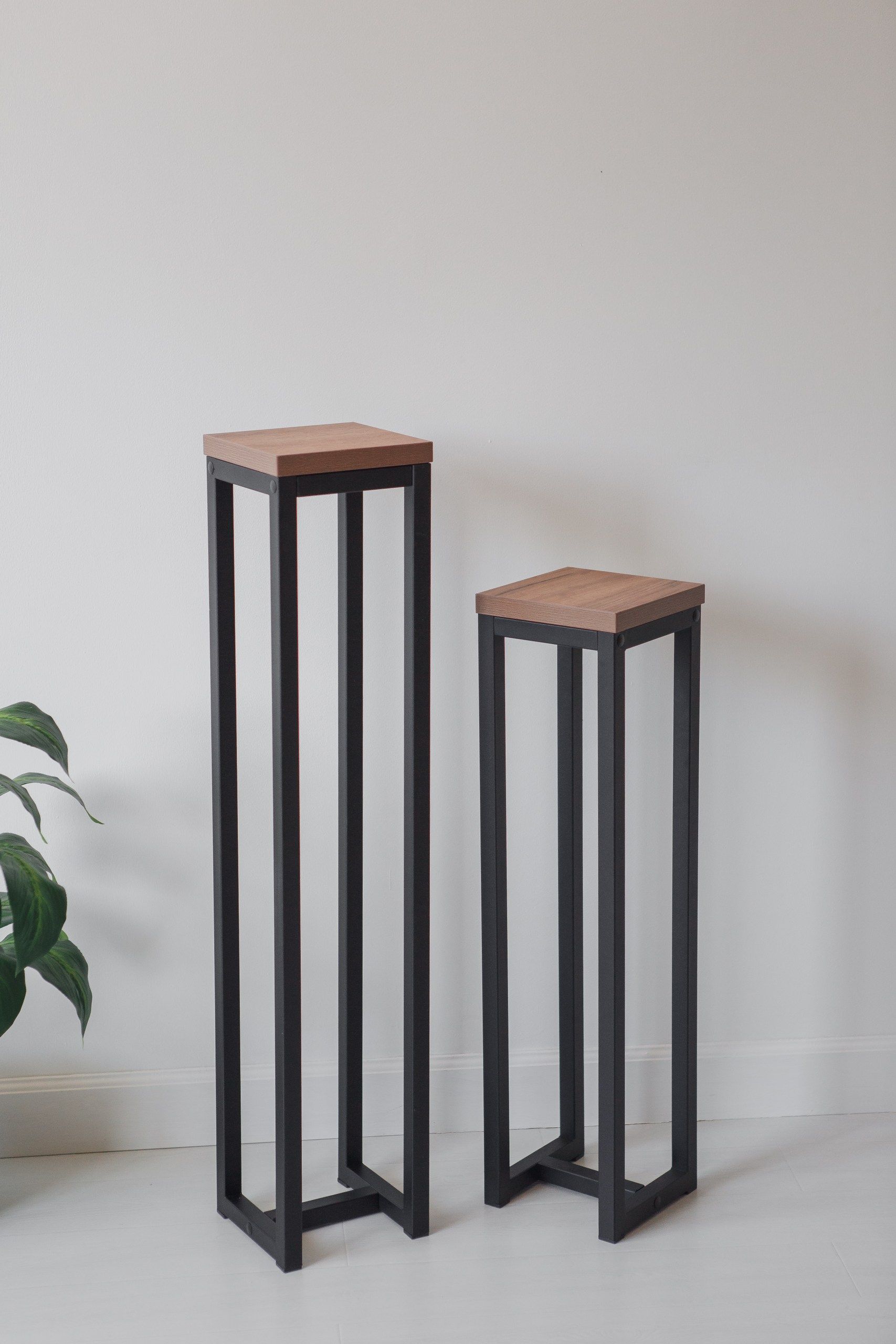 Цветочница-подставка Flowers Tower 100х20х20см дуб табачный, корпус черный