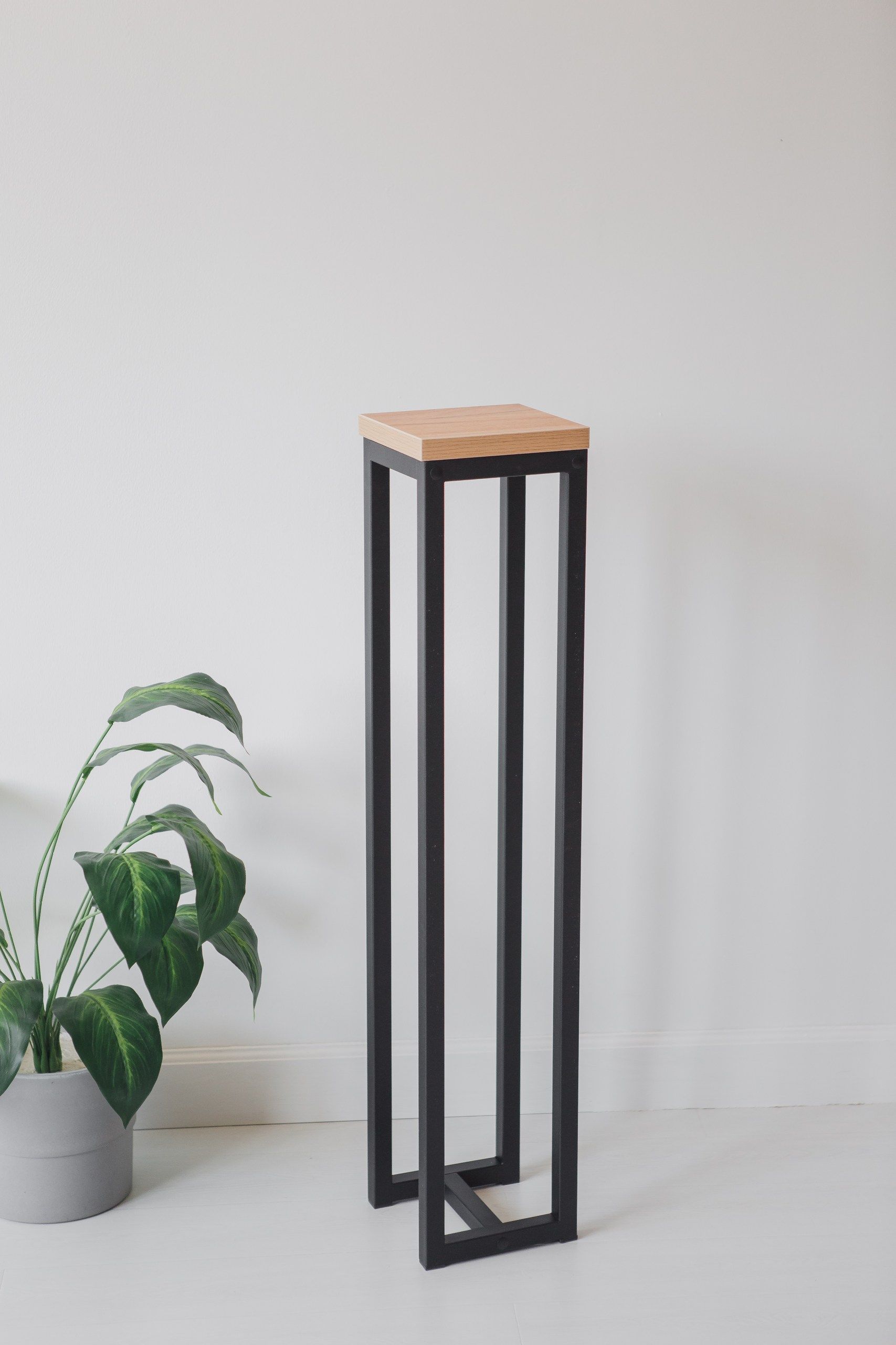 Цветочница-подставка Flowers Tower 100х20х20см дуб золотой, корпус черный