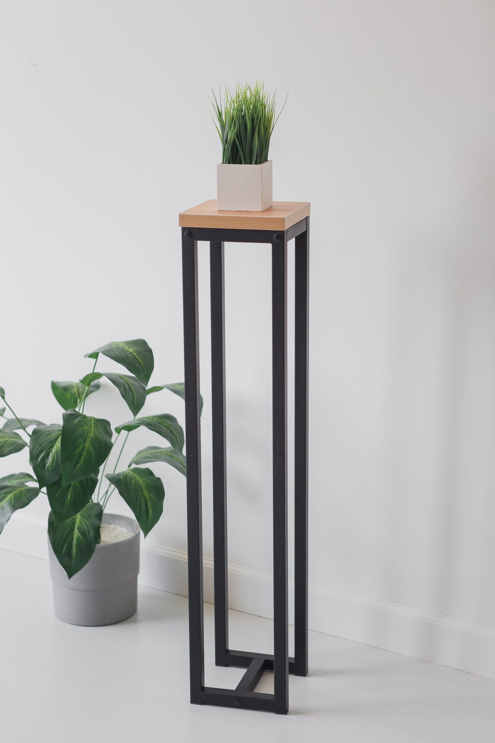 Цветочница-подставка Flowers Tower 100х20х20см дуб золотой, корпус черный
