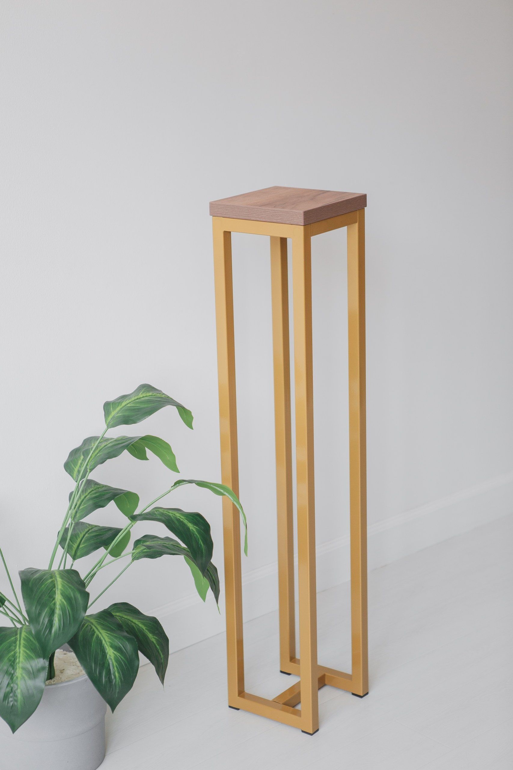 Цветочница-подставка Flowers Tower 100х20х20см дуб табачный, корпус золотой