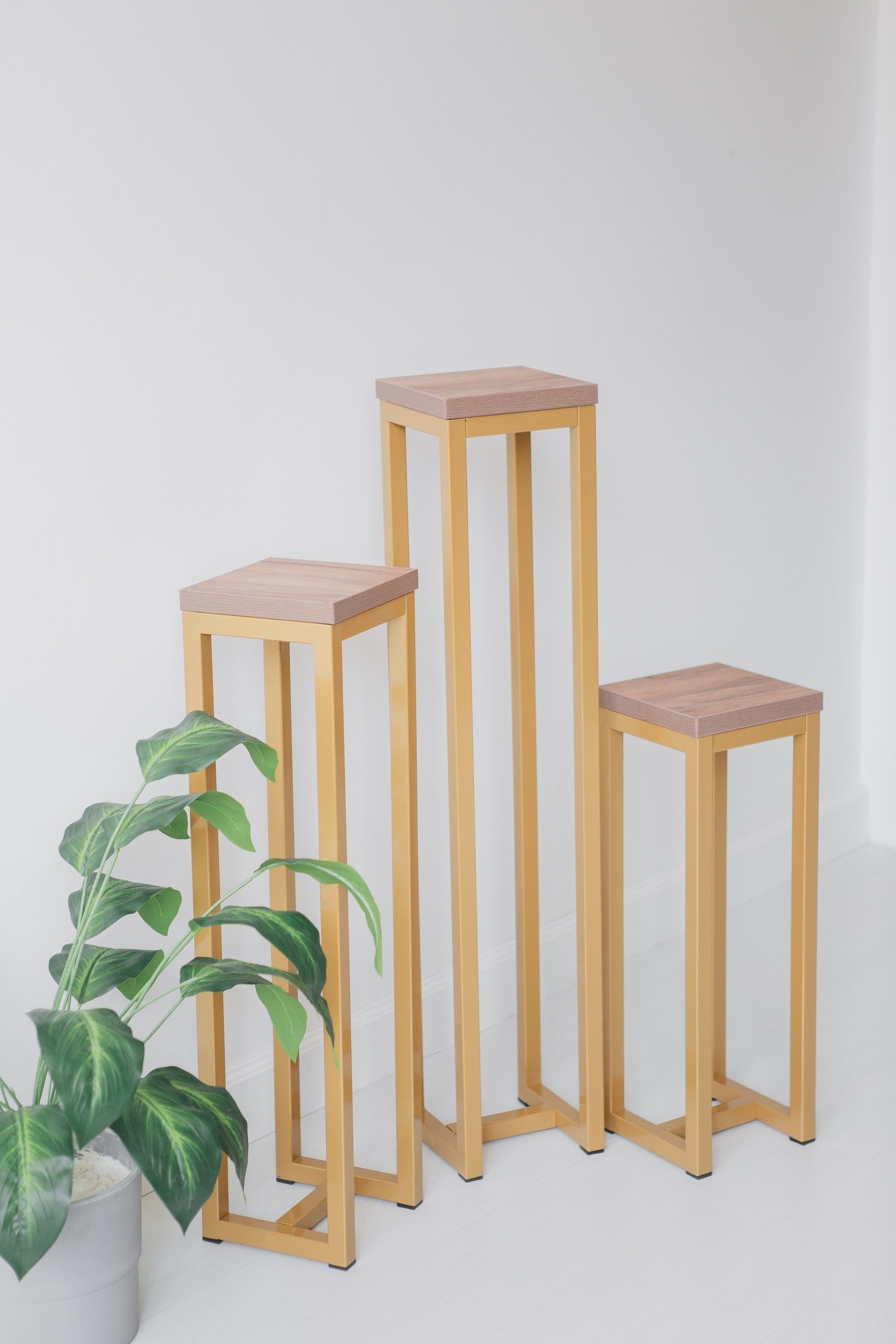 Цветочница-подставка Flowers Tower 100х20х20см дуб табачный, корпус золотой