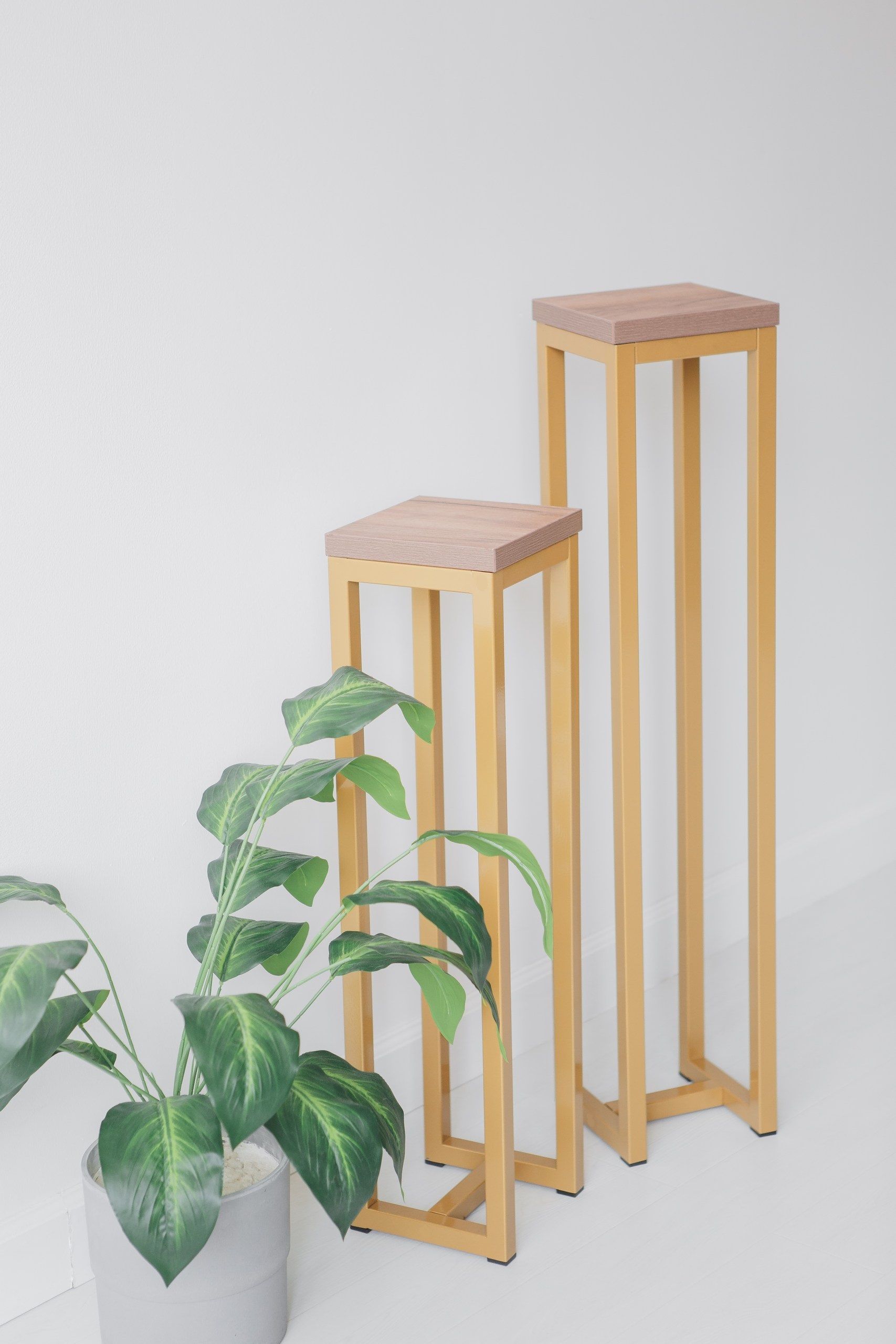 Цветочница-подставка Flowers Tower 100х20х20см дуб табачный, корпус золотой