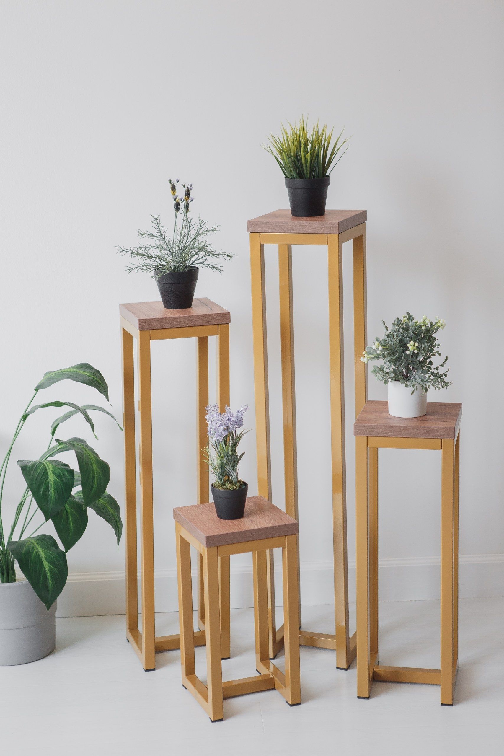 Цветочница-подставка Flowers Tower 100х20х20см дуб табачный, корпус золотой