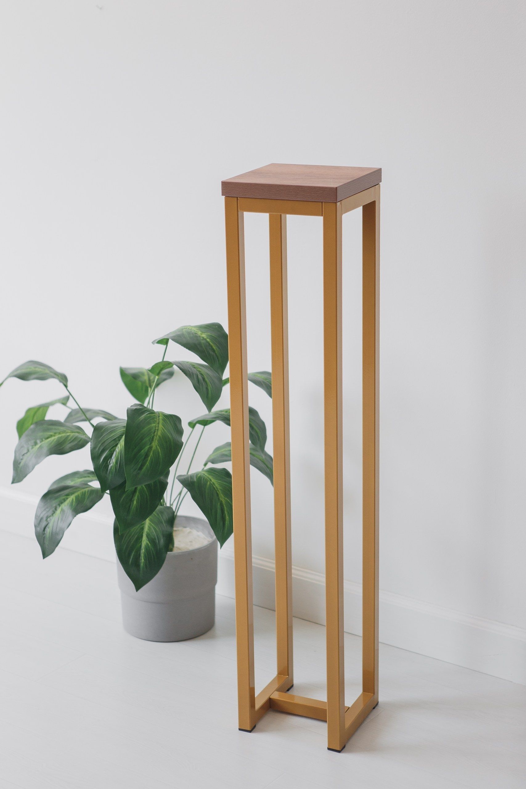 Цветочница-подставка Flowers Tower 100х20х20см дуб табачный, корпус золотой
