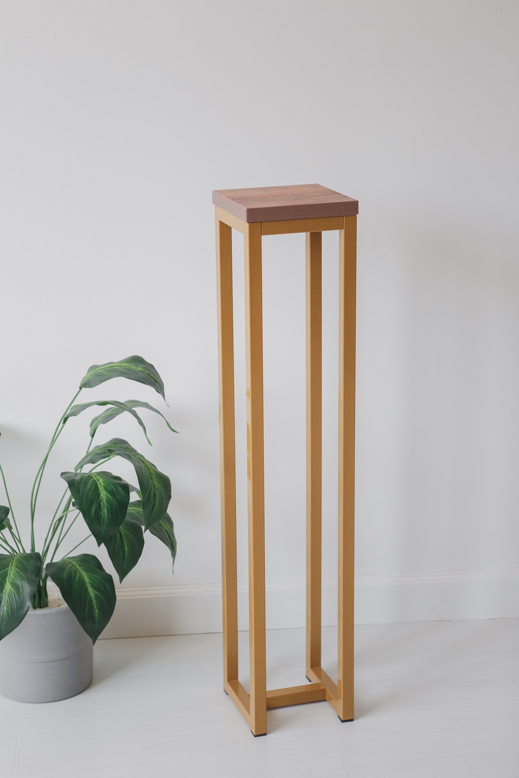 Цветочница-подставка Flowers Tower 100х20х20см дуб табачный, корпус золотой