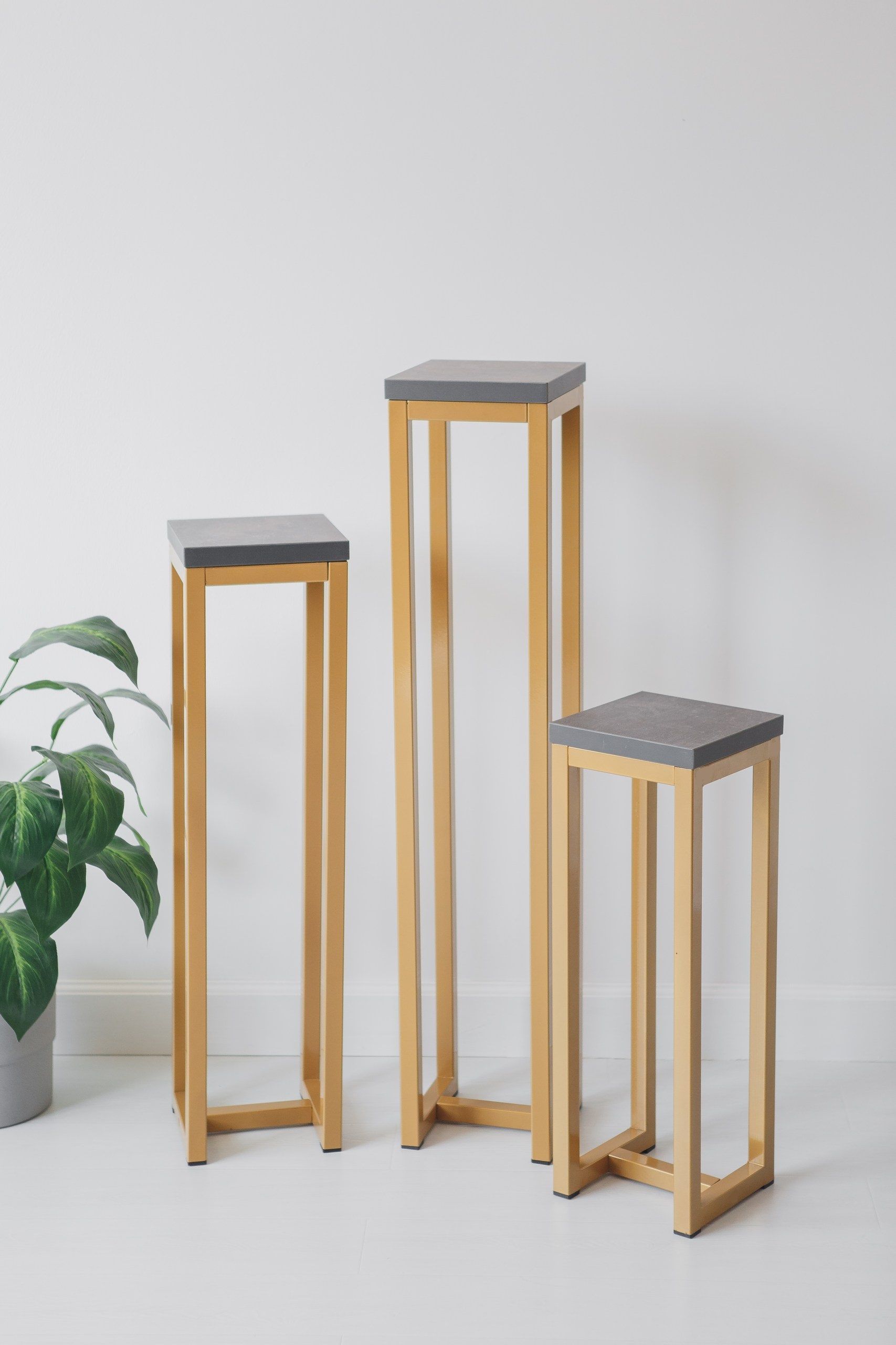 Цветочница-подставка Flowers Tower 60х20х20см ателье темный, корпус золотой