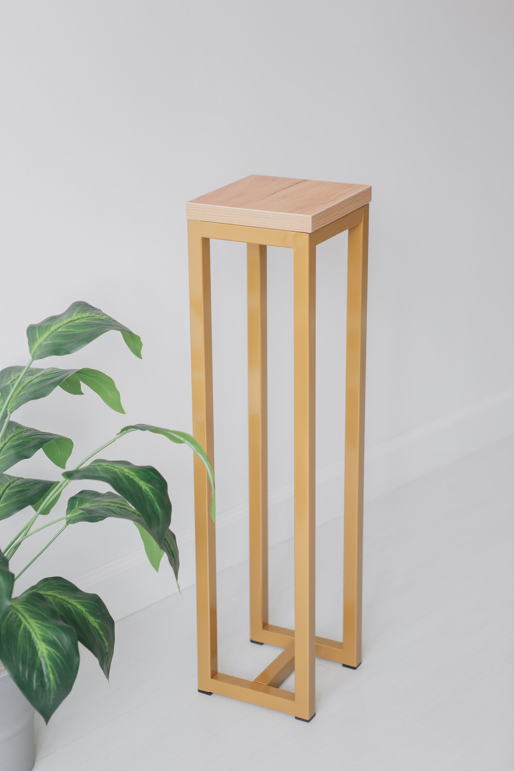 Цветочница-подставка Flowers Tower 80х20х20 см дуб золотой, корпус золотой