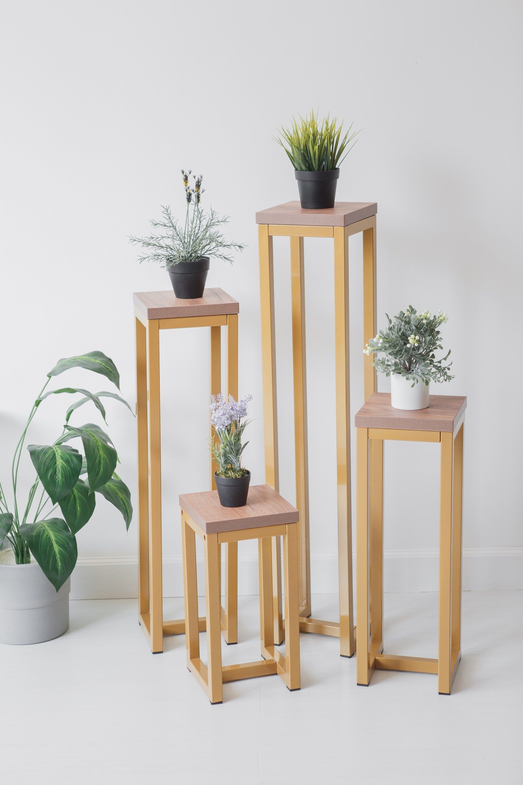 Цветочница-подставка Flowers Tower 40х20х20 см дуб табачный, корпус золотой
