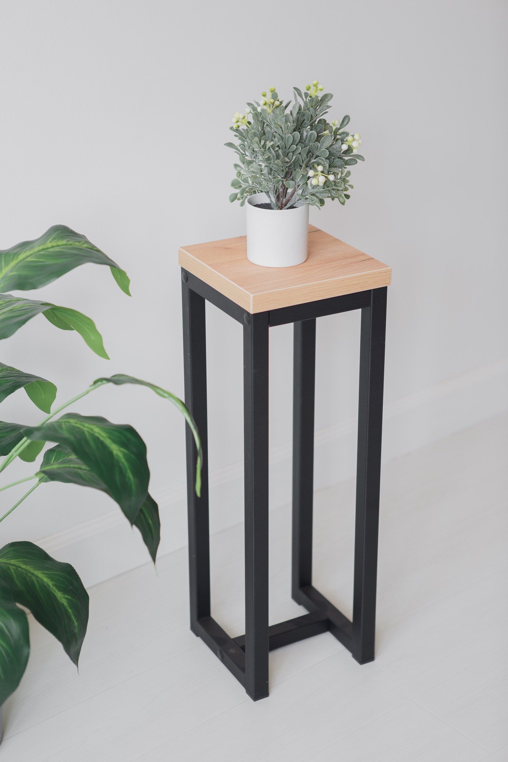 Цветочница-подставка Flowers Tower 60х20х20см дуб золотой, корпус черный