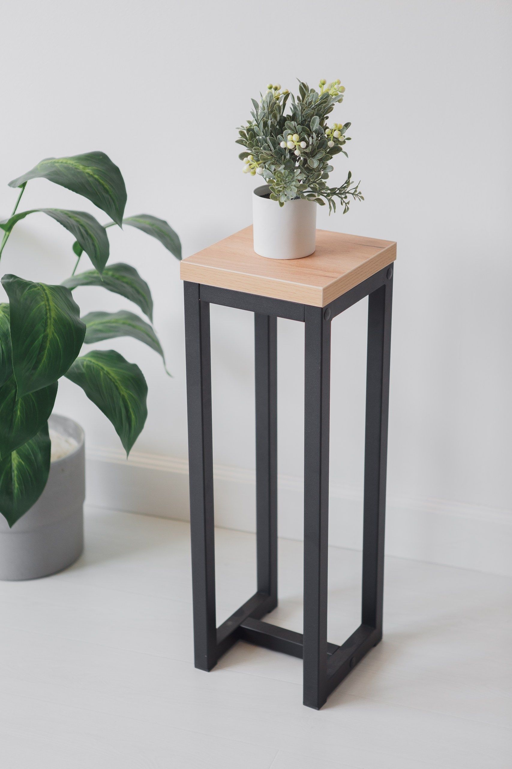 Цветочница-подставка Flowers Tower 60х20х20см дуб золотой, корпус черный
