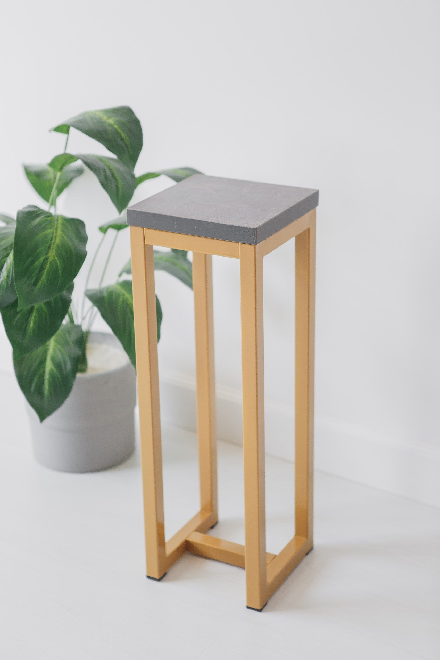 Цветочница-подставка Flowers Tower 60х20х20см ателье темный, корпус золотой