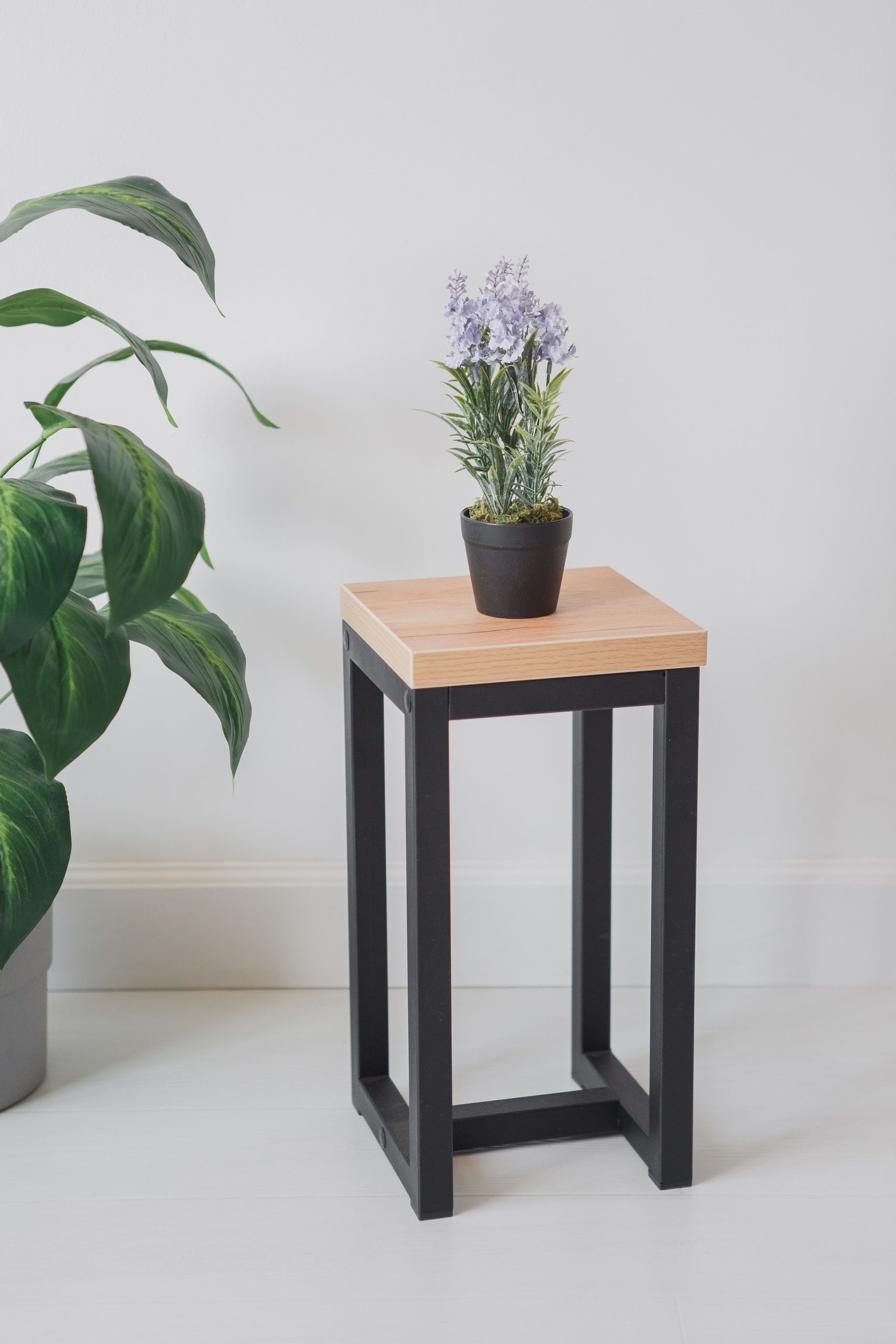 Цветочница-подставка Flowers Tower 40х20х20 см дуб золотой, корпус черный