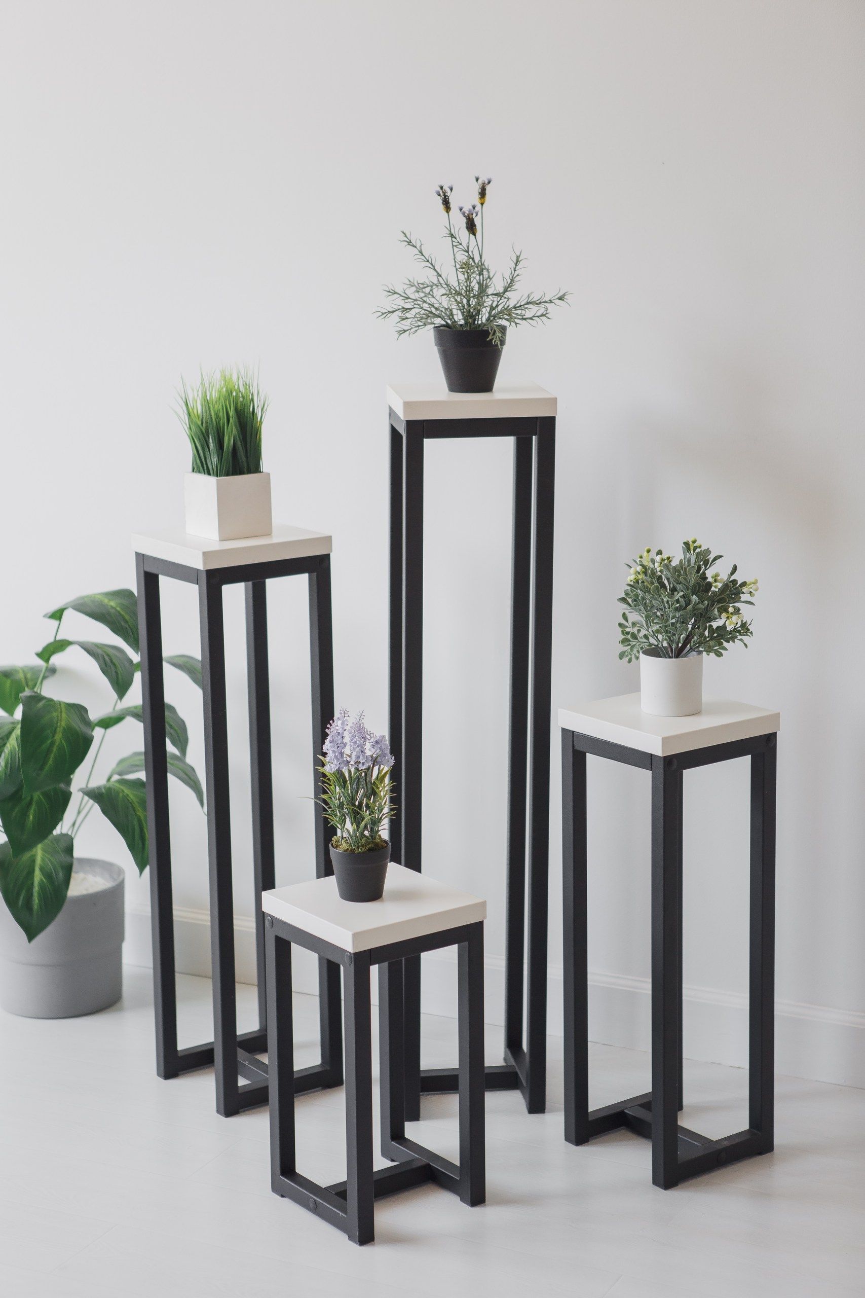 Цветочница-подставка Flowers Tower 40х20х20 см белый, корпус черный