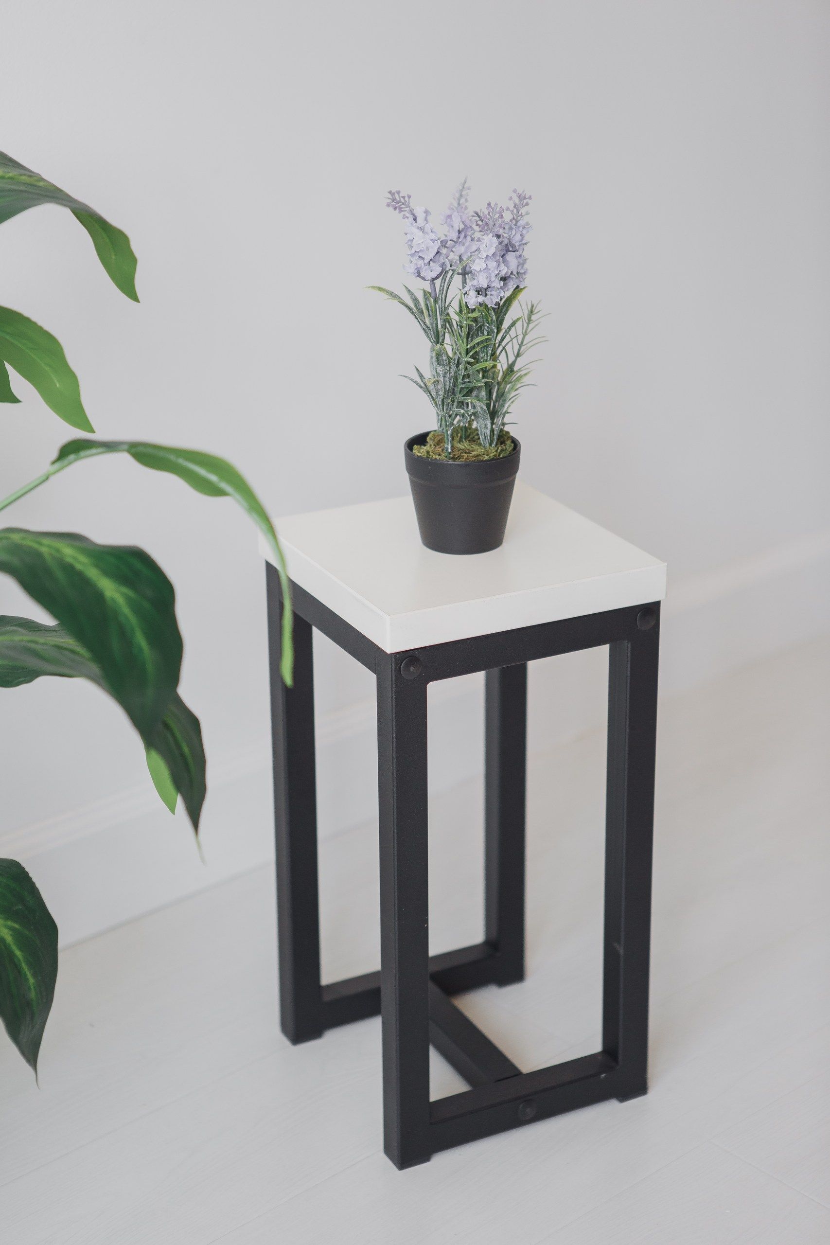 Цветочница-подставка Flowers Tower 40х20х20 см белый, корпус черный