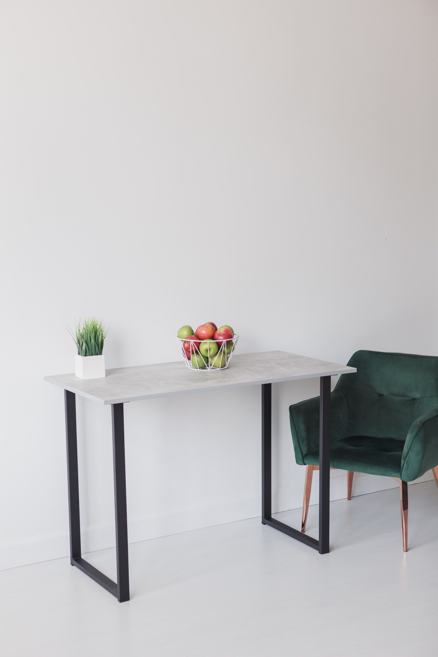 Стол обеденный кухонный письменный Universal Table 90х55см цвет ателье светлый, ножки черные