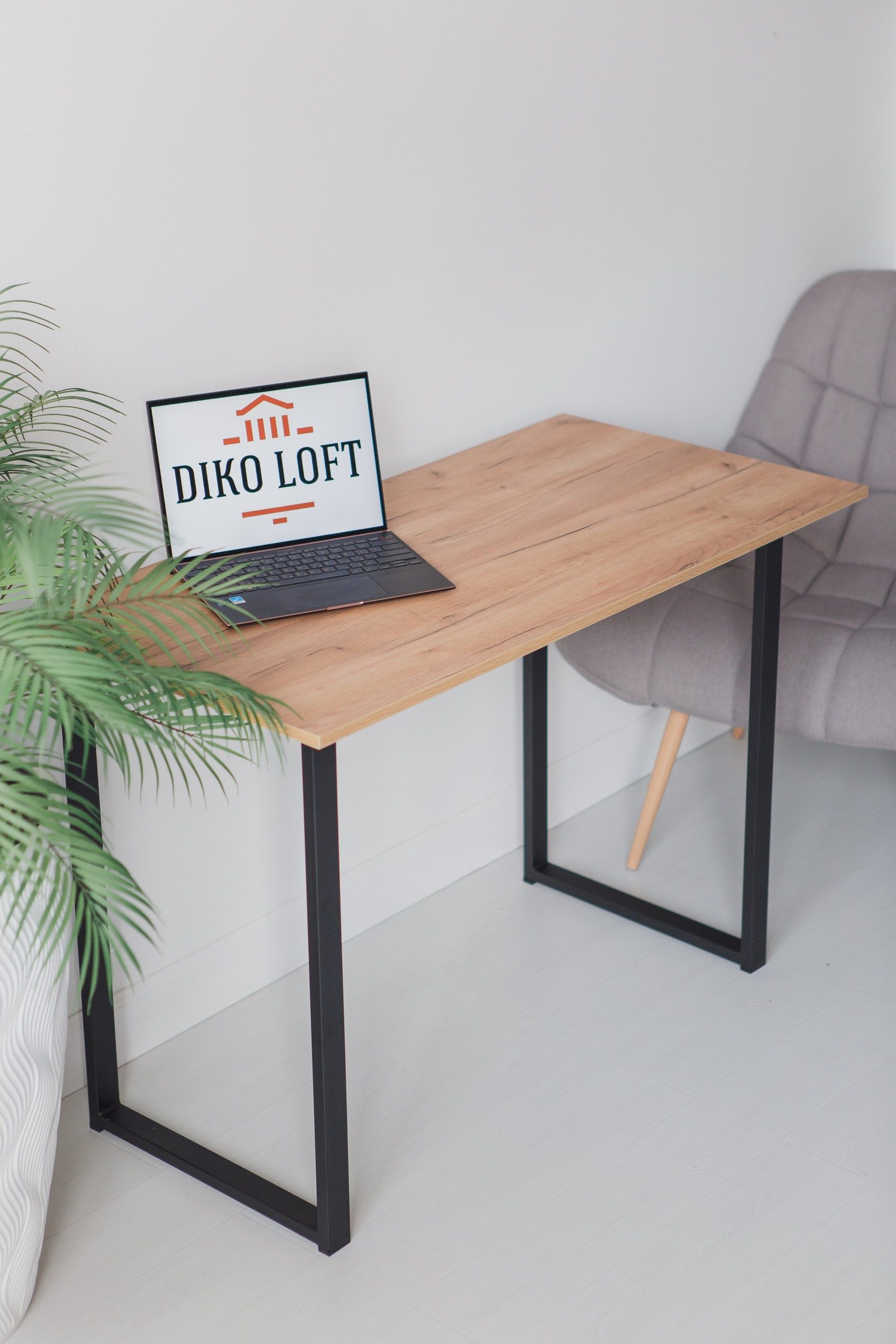 Стол обеденный кухонный письменный Universal Table 90х55см цвет дуб табачный, ножки черные