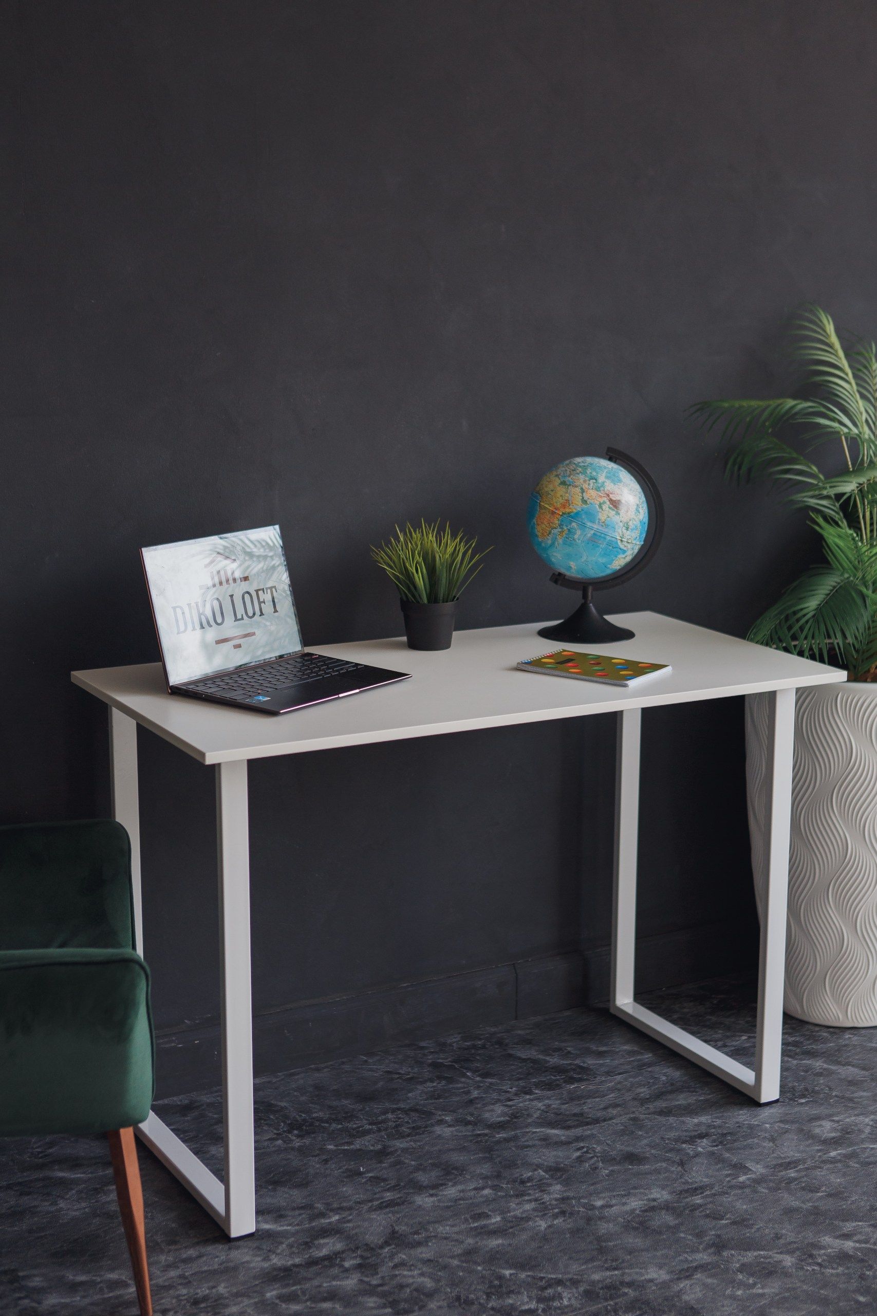 Стол письменный Universal Table 90х55см цвет белый, ножки белые