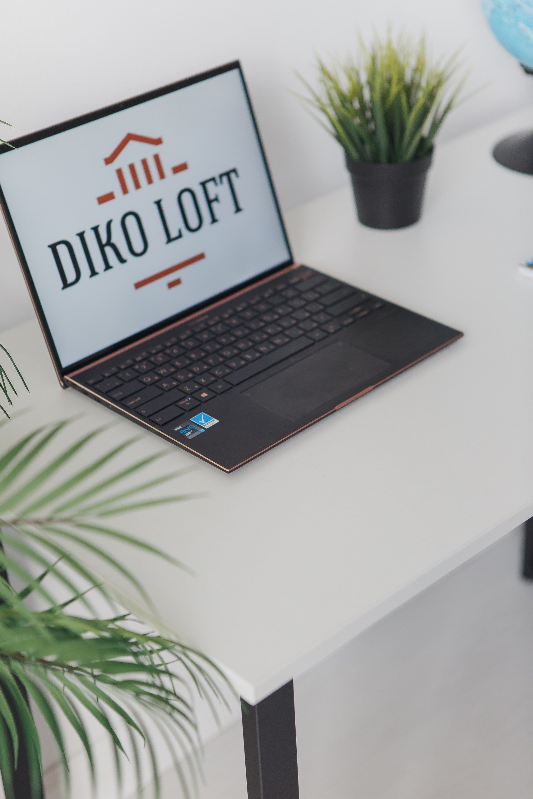 Стол барный Kitchenclassic, размер 90х40х100 см белый, черное подстолье
