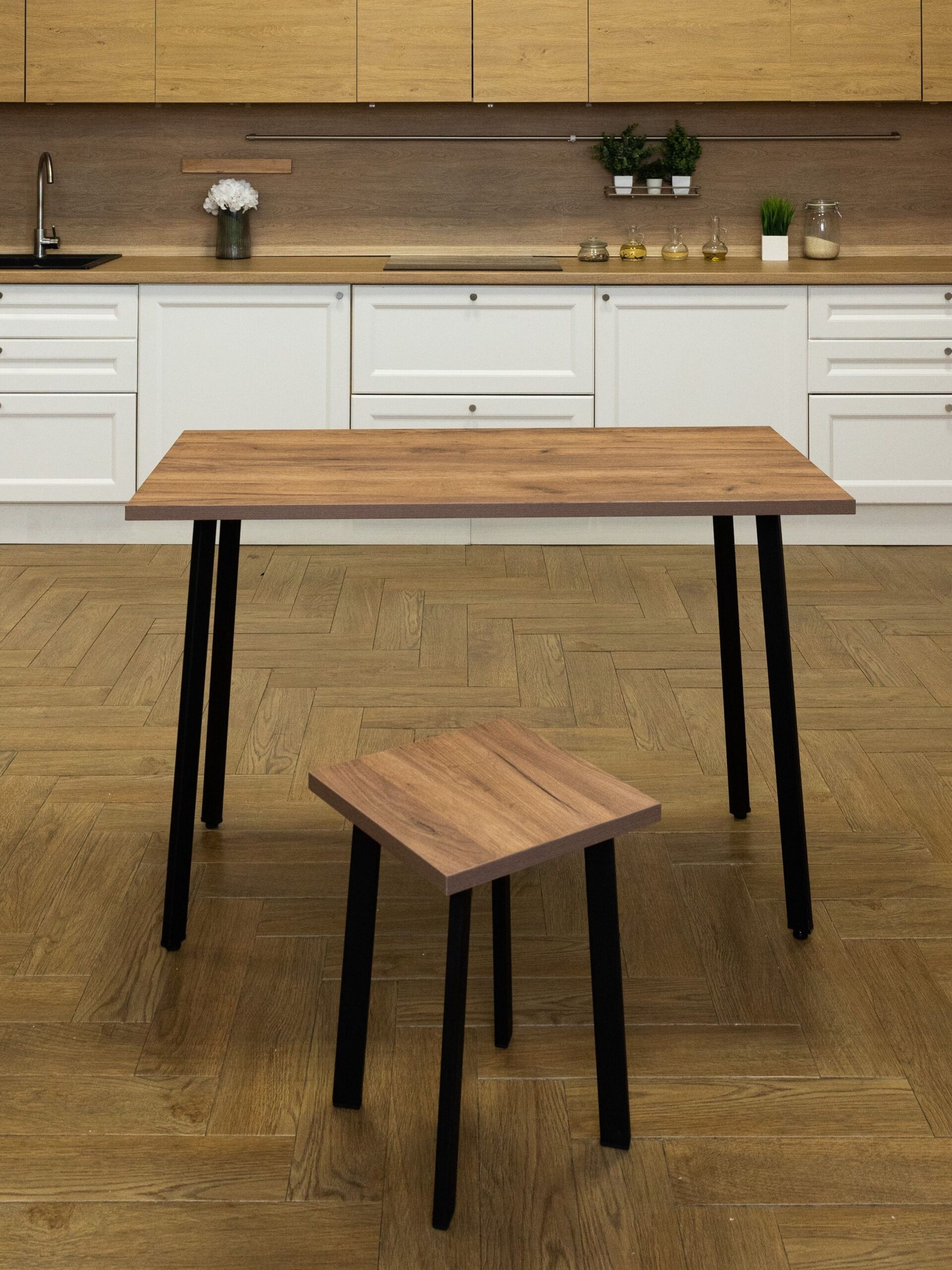 Стол обеденный Delight Dining, размер 140х70х75 см, цвет дуб табачный, цвет ножек черный